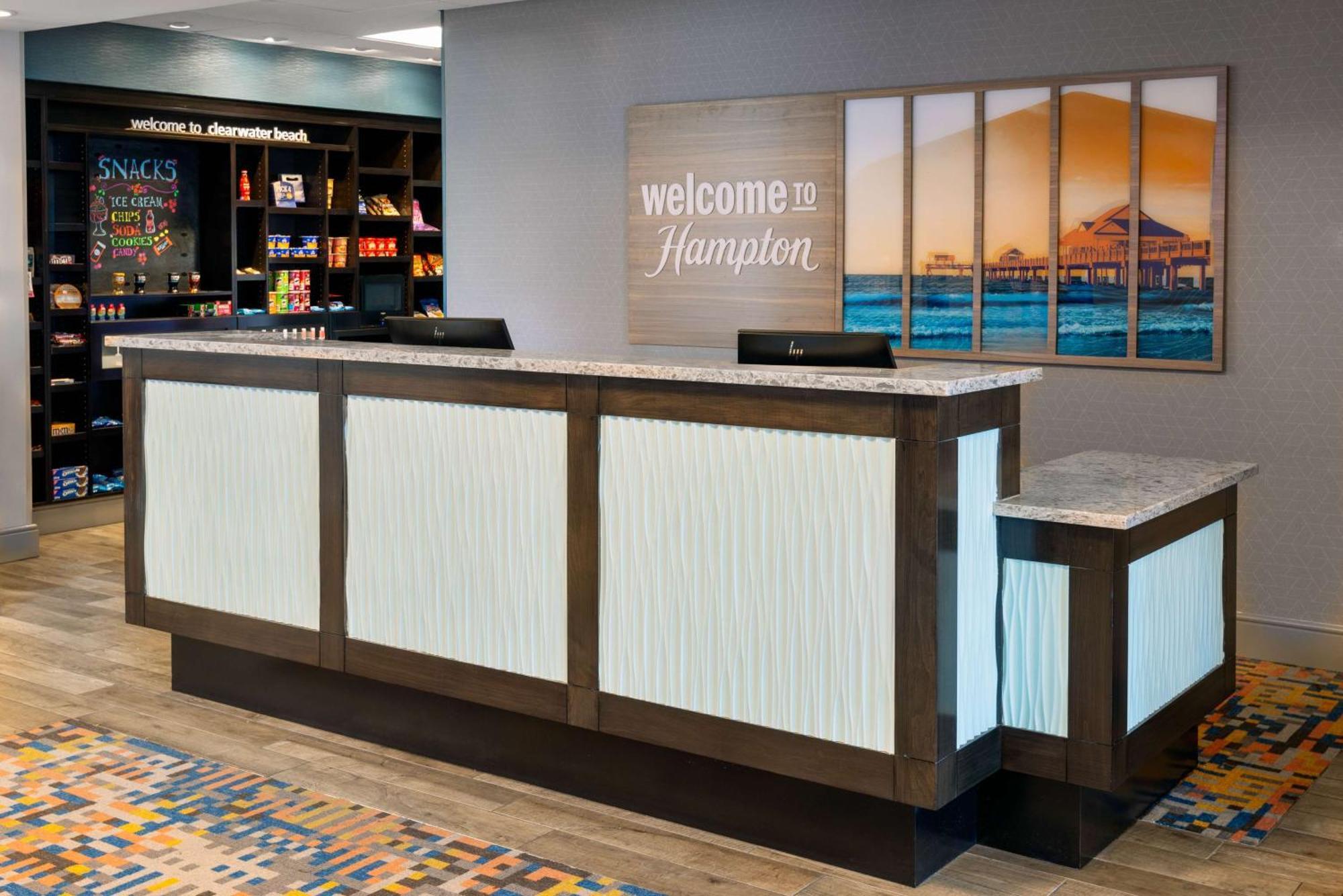 Hampton Inn And Suites Clearwater Beach Exterior photo